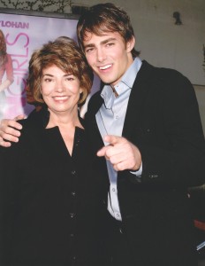 Jonathan Bennett with his mom.