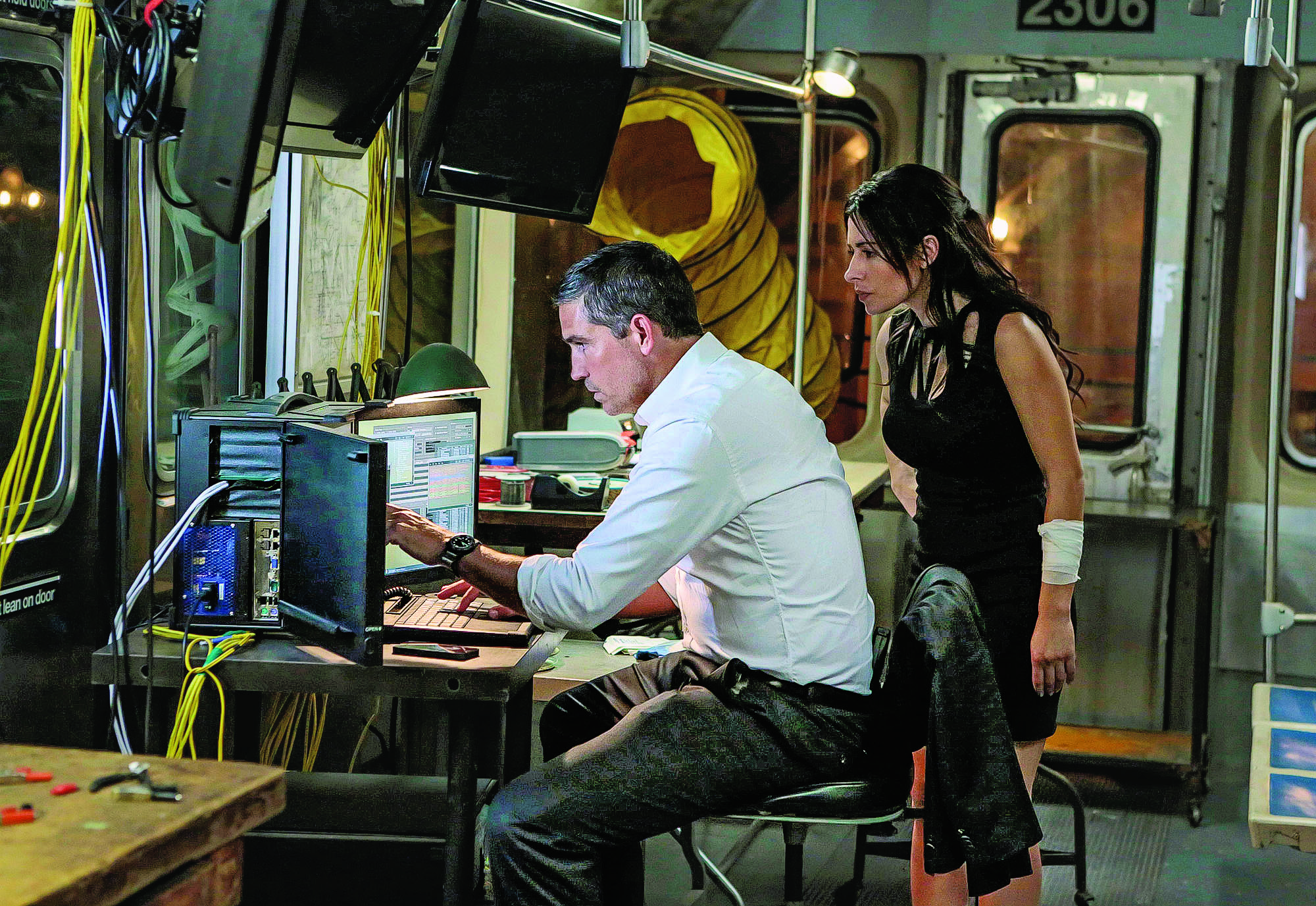 Person of Interest - Jim Caviezel and Sarah Shahi