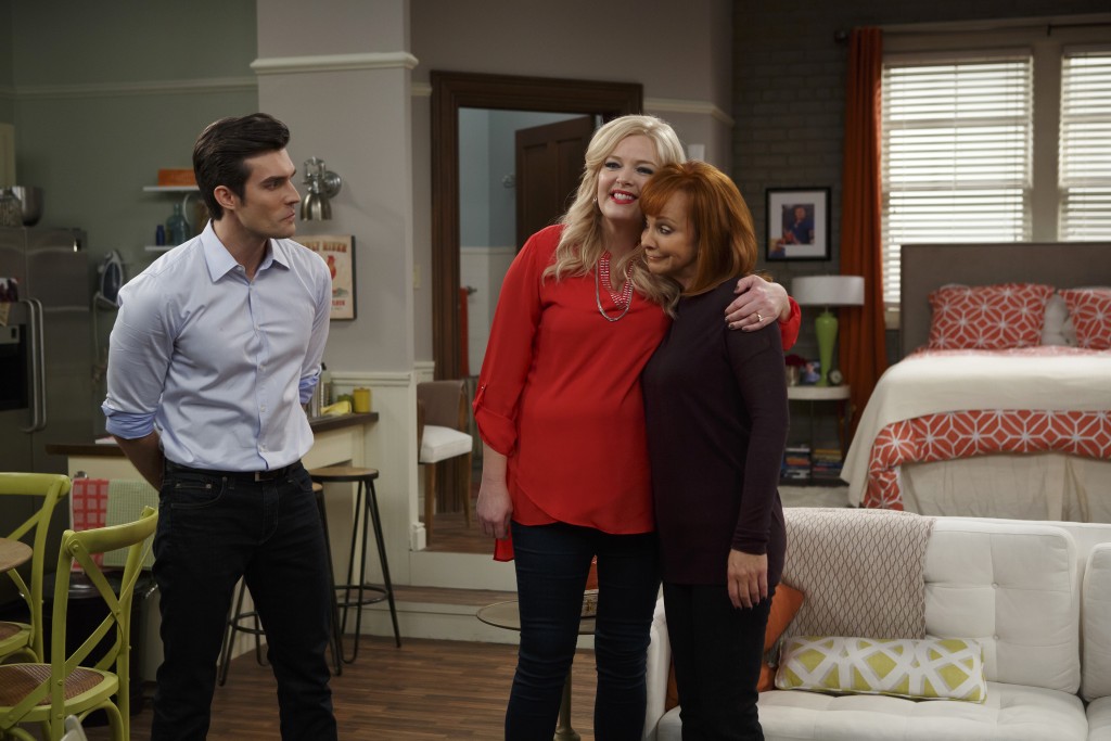 First Look: Reba McEntire Reunites With Melissa Peterman on the ‘Baby