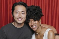 Steven Yeun and Sonequa Martin-Green of The Walking Dead bond at ComicCon 2015