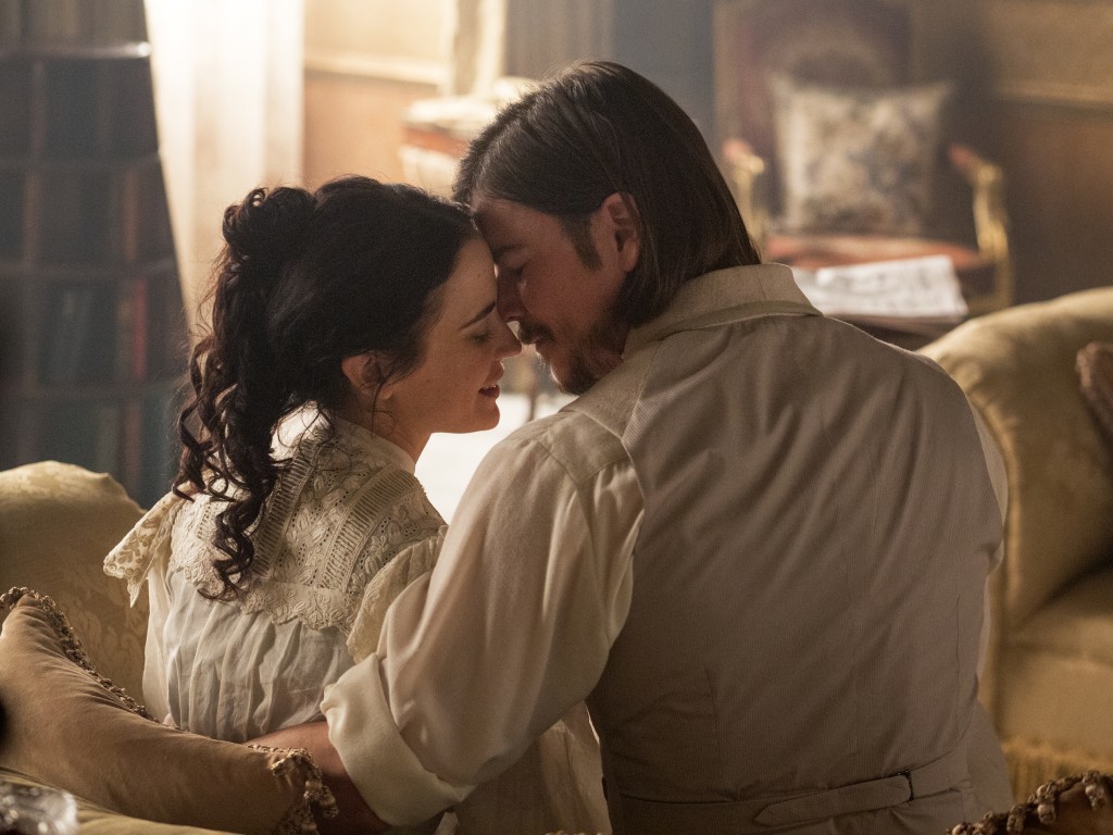 Eva Green as Vanessa Ives and Josh Hartnett as Ethan Chandler in Penny Dreadful (season 2, episode 10). - Photo: Jonathan Hession/Showtime - Photo ID: PennyDreadful_210_0423