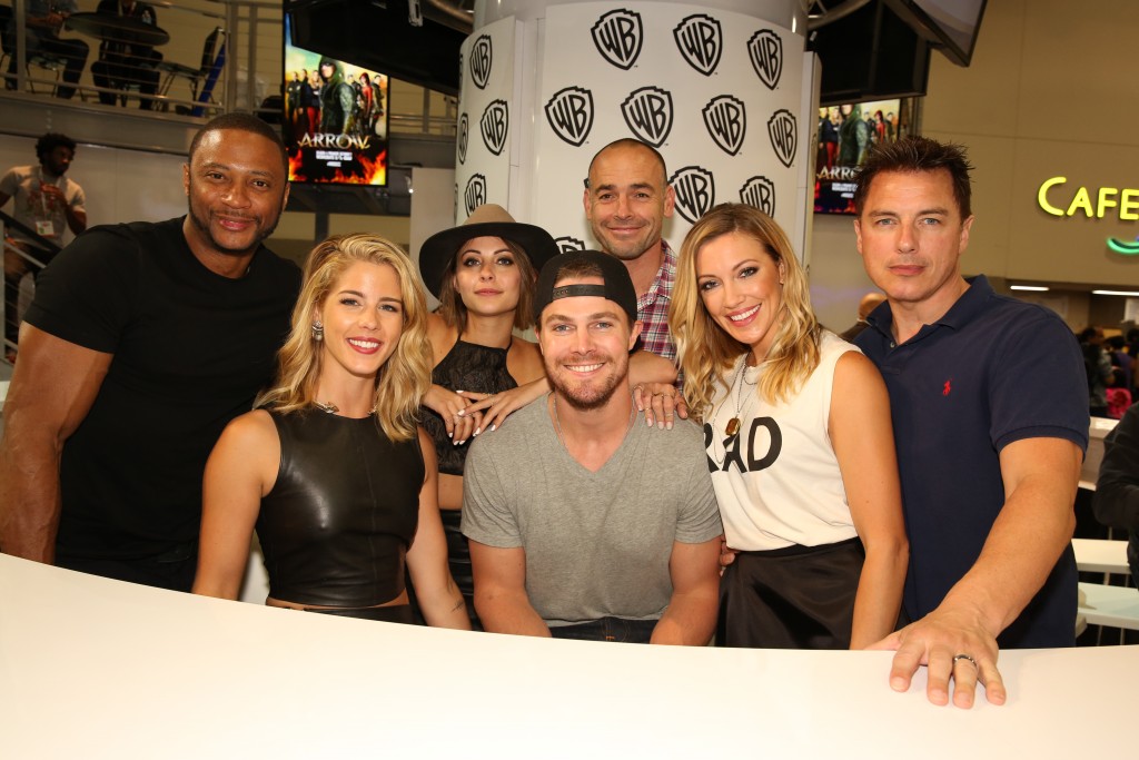 Arrow cast at Comic-Con - David Ramsey, Emily Bett Rickards, Willa Holland, Stephen Amell, Paul Blackthorne, Katie Cassidy and John Barrowman