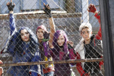 Disney's Descendants - Sofia Carson, Booboo Stewart, Dove Cameron, Cameron Boyce