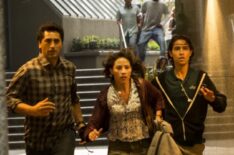 Cliff Curtis as Travis, Elizabeth Rodriguez as Liza, and Lorenzo James Henrie as Chris - Fear The Walking Dead - Season 1, Episode 2