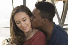 Alycia Debnam Carey as Alicia and Maestro Harrell as Matt Sale - Fear the Walking Dead - Season 1, Episode 1