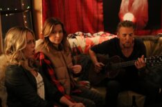 Jessica St. Clair, Lennon Parham, and Kenny Loggins in Playing House - Season 2 - 'Celebrate Me Scones'