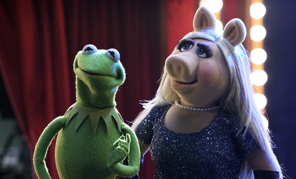 Muppets Halloween Costume: Kermit and Miss Piggy