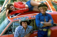 The Dukes of Hazzard - Catherine Bach, Tom Wopat, John Schneider, and the General Lee 1969 Dodge Charger
