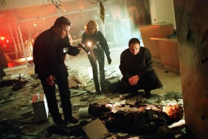 Image #: 100624 Actors William Petersen (left), Marg Helgenberger and Paul Guifoyle investigate a bombing in the CBS television series "CSI: Crime Scene Investigation," photographed on January 29, 2001, in Los Angeles, California. CBS/Landov