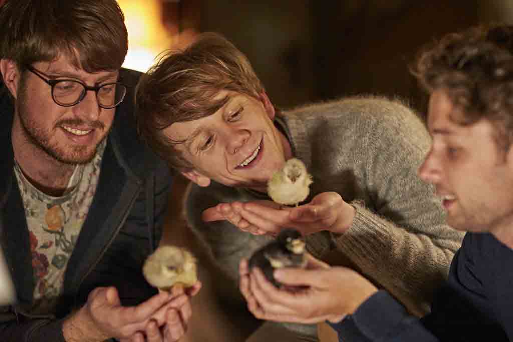 5 Reasons We Love 'Please Like Me'