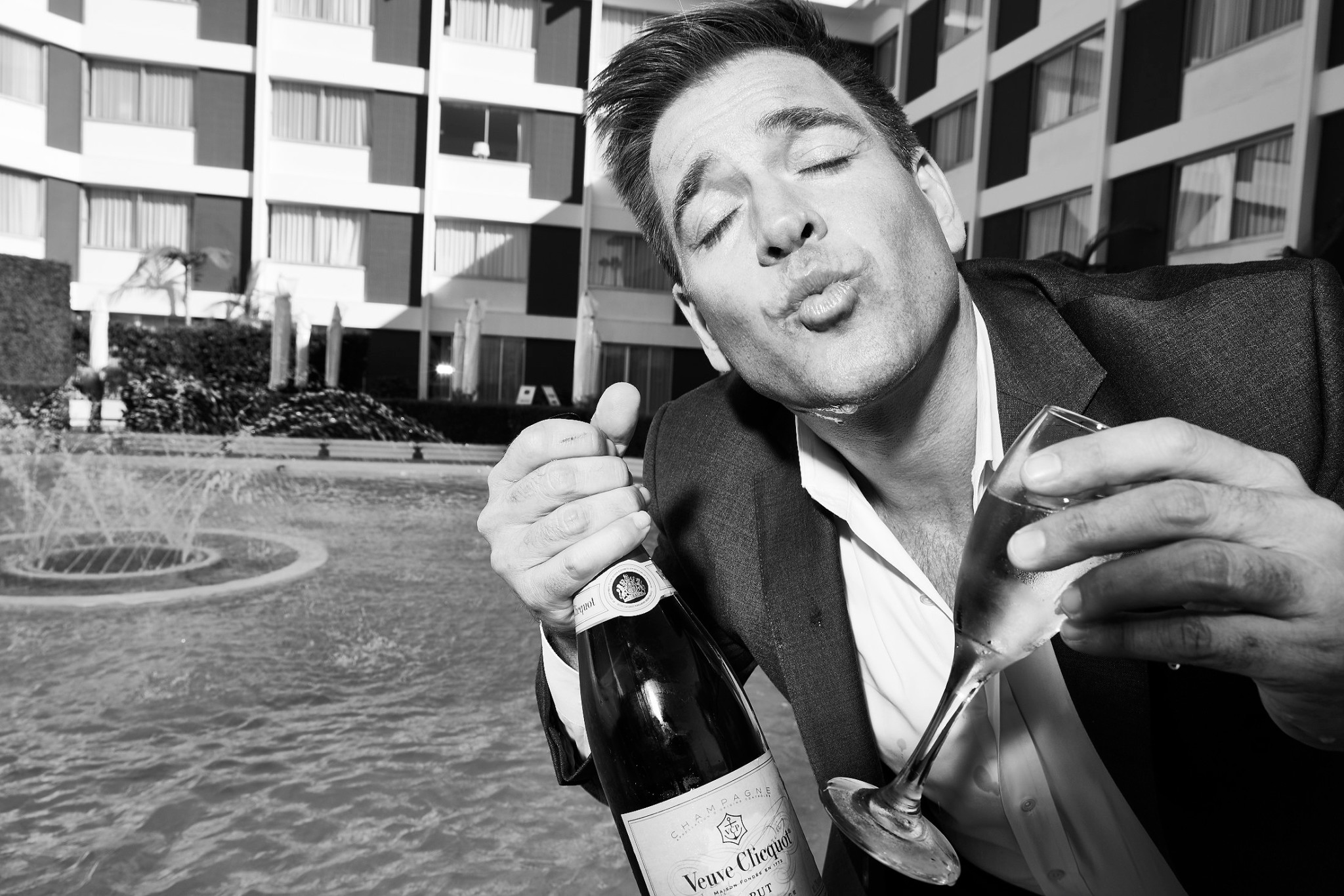'NCIS's Michael Weatherly Goofs Off in These Outtakes (PHOTOS)