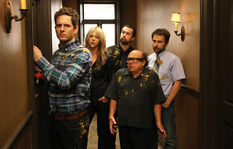 Glenn Howerton, Kaitlin Olson, Rob McElhenney, Danny DeVito and Charlie Day in It's Always Sunny in Philadelphia