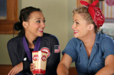 Rashida Jones and Amy Poehler - Parks and Recreation Rosie the Riveter Halloween Costume