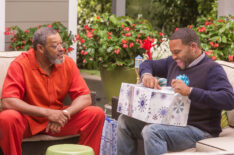 Laurence Fishburne and Anthony Anderson in Black-ish