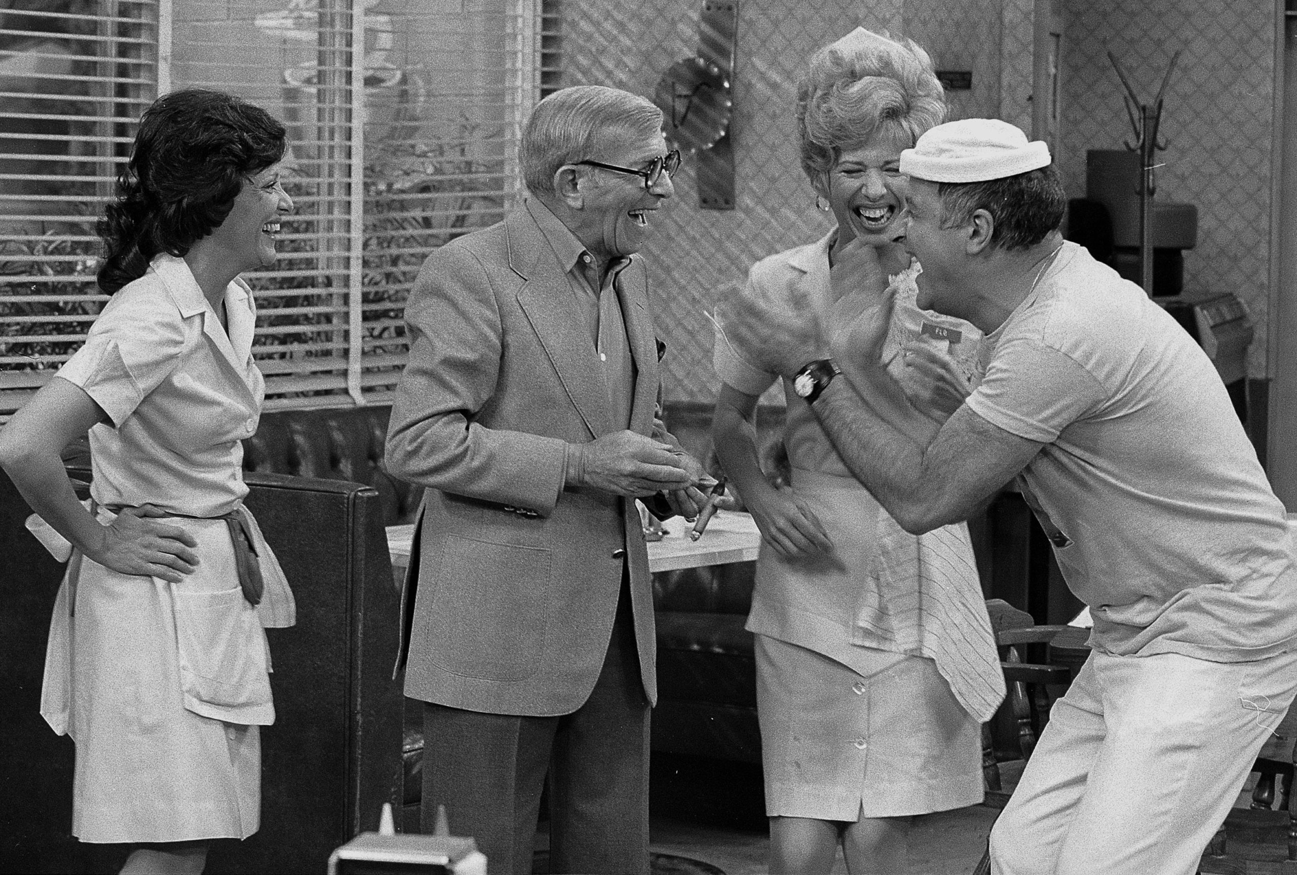 Alice - Linda Lavin as Alice, George Burns as himself, Polly Holliday as Flow, and Vic Tayback as Mel