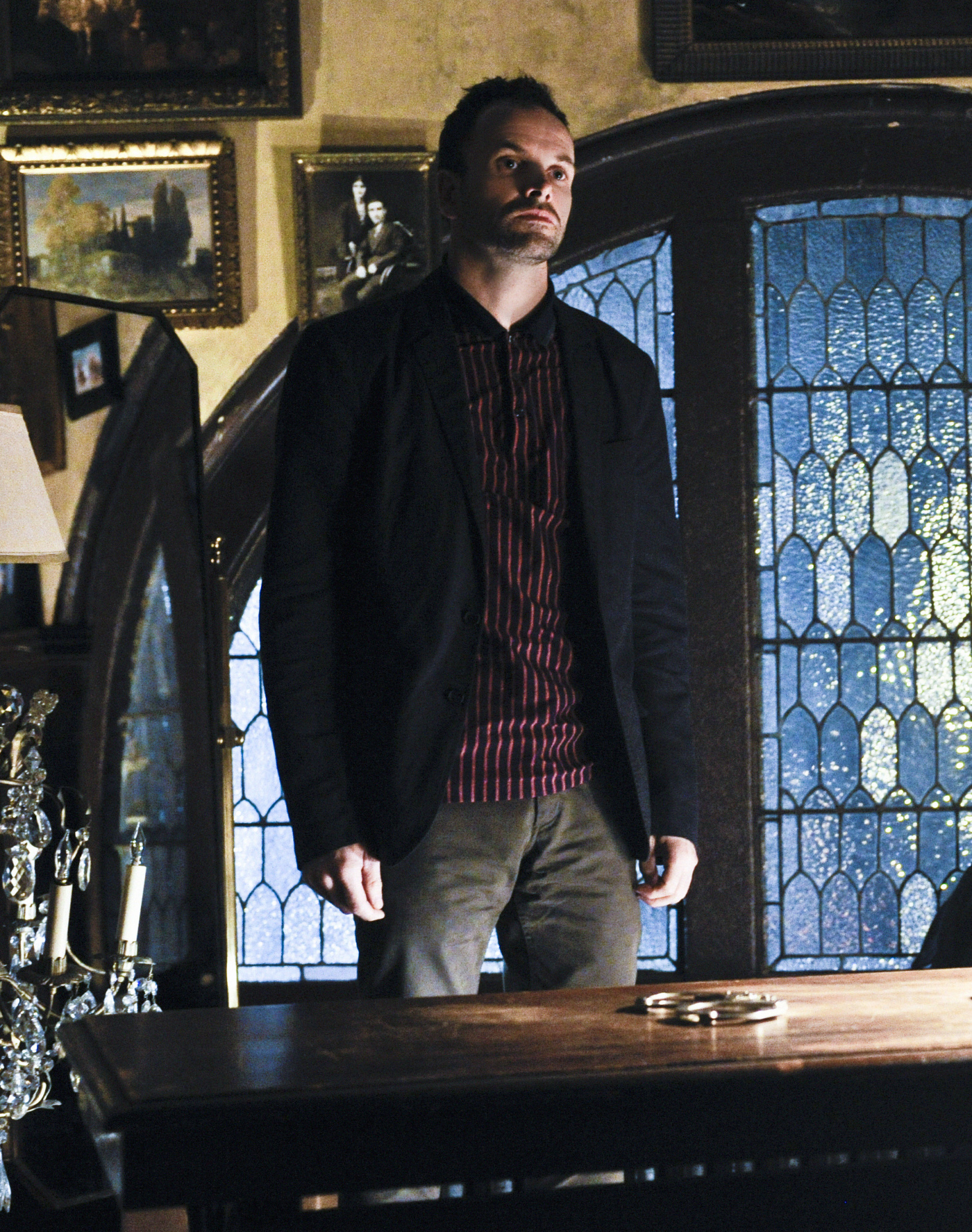 Jonny Lee Miller as Sherlock in Elementary - 'The Deductionist'