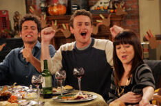 How I Met Your Mother - 'Slapsgiving' - Ted (Josh Radnor), Marshall (Jason Segel), and Lily (Alyson Hannigan)