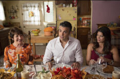 Jane the Virgin - Chapter Twenty-Eight - Thanksgiving - Ivonne Coll as Alba, Jaime Camil as Rogelio, and Andrea Navedo as Xo