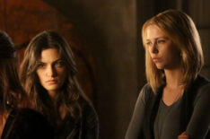 Phoebe Tonkin as Hayley and Riley Voelkel as Freya in The Originals -'Out of the Easy'