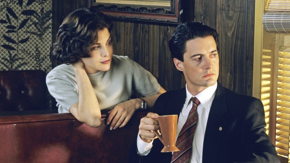 Twin Peaks - Kyle MacLaughlin as Agent Dale Cooper and Lara Flynn Boyle as Donna Hayward in the Double R Diner