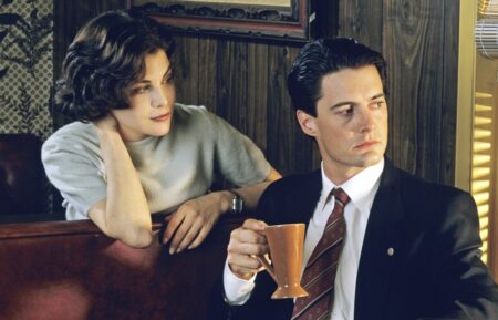 Twin Peaks - Kyle MacLaughlin as Agent Dale Cooper and Lara Flynn Boyle as Donna Hayward in the Double R Diner