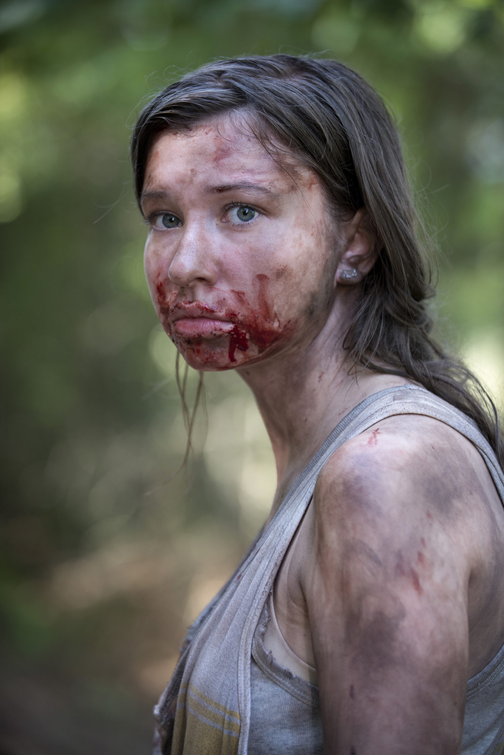 Katelyn Nacon as Enid in The Walking Dead - Season 6, Episode 2