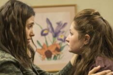 Emmy Rossum as Fiona Gallagher and Emma Kenney as Debbie Gallagher in Shameless - season 6, episode 1