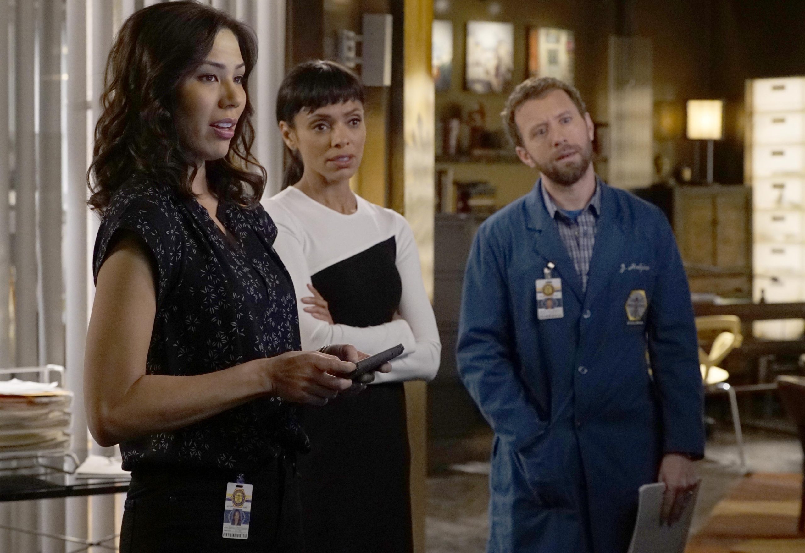 Bones Michaela Conlin On Angela And Hodgins Big Fight Tv Insider