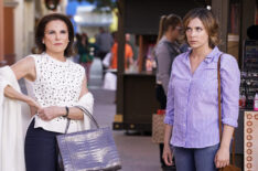 Tovah Feldshuh as Naomi Bunch and Rachel Bloom as Rebecca in Crazy Ex-Girlfriend