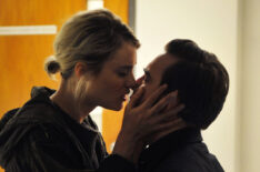 Mackenzie Davis and Lee Pace in Halt and Catch Fire