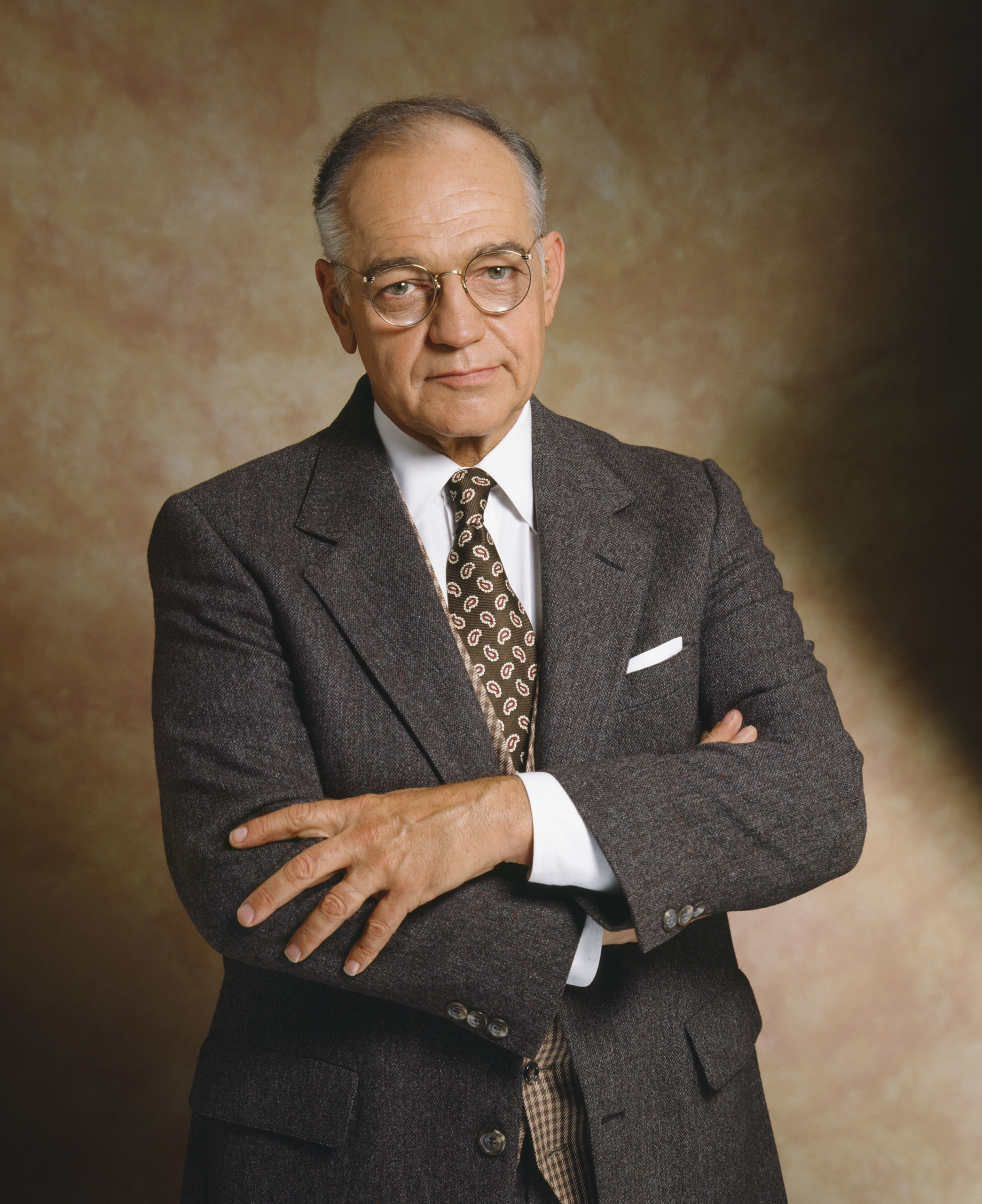 Richard Dysart as Leland McKenzie in L.A. Law - Season 3