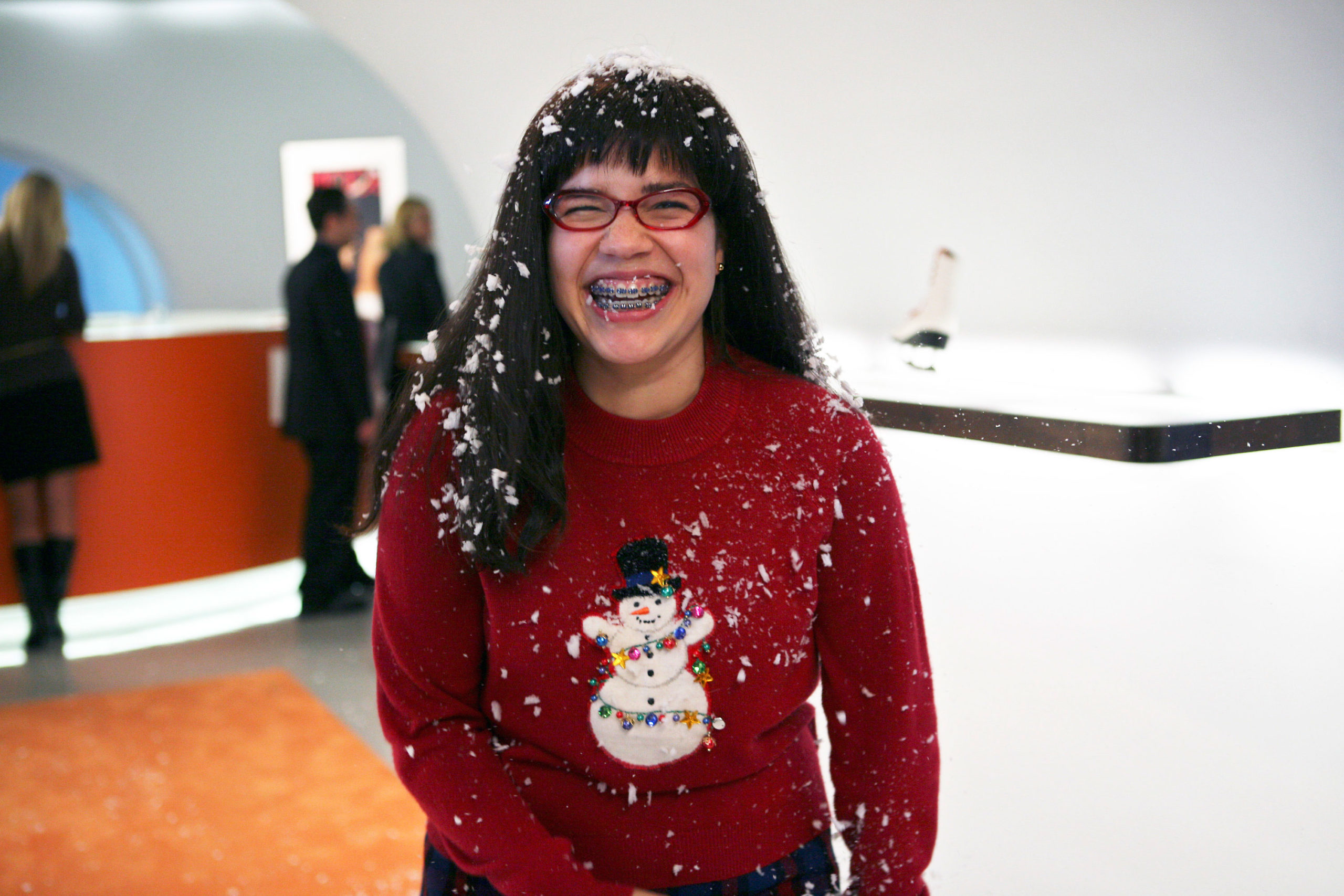 America Ferrera in Ugly Betty - Christmas sweaters - 'Fake Plastic Snow'