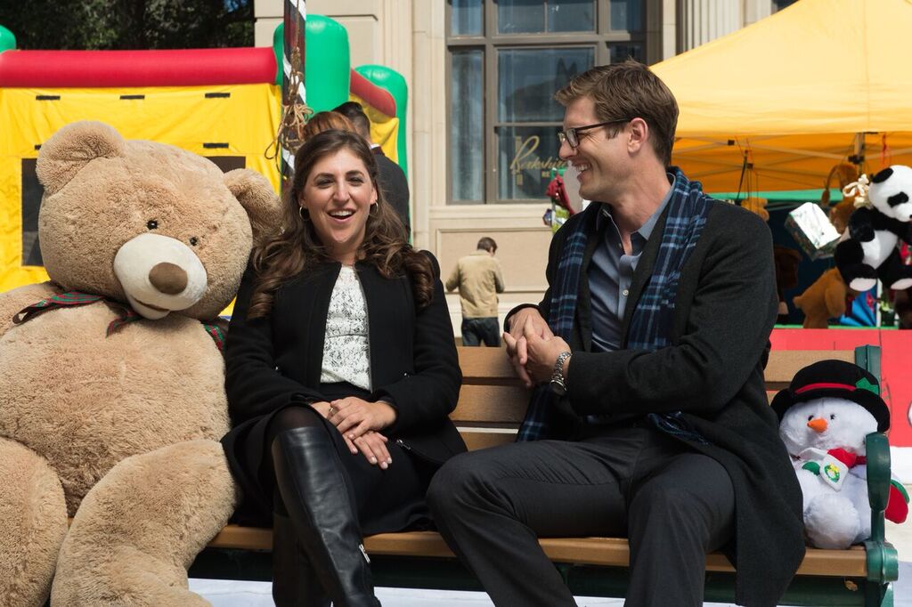 The Flight Before Christmas - Mayim Bialik and Ryan McPartlin