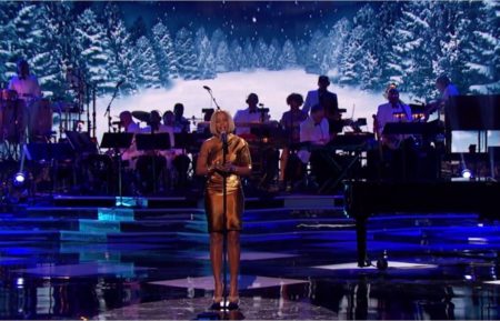 Mary J. Blige belts out 'The Christmas Song' on 'Taraji and Terrence's White Hot Holidays'