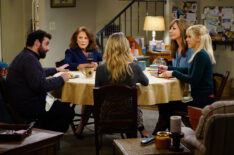 Mom - David Krumholtz, Linda Lavin, Allison Janney, Anna Faris