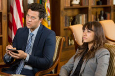 Angie Tribeca - Hayes MacArthur and Rashida Jones