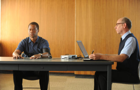 Cuba Gooding, Jr. as OJ Simpson, Joseph Buttler as Polygraph Examiner in American Crime Story
