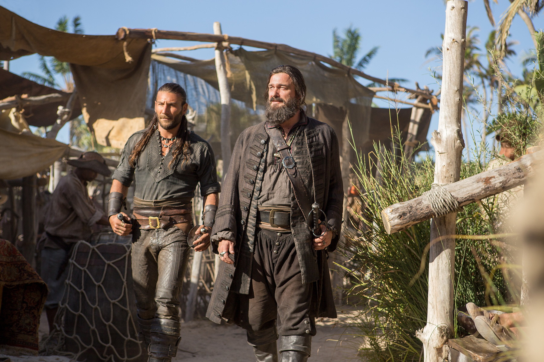 Zach McGowan (as Captain Charles Vane), Ray Stevenson (as Blackbeard 'Edward Teach') - Black Sails - Season 3