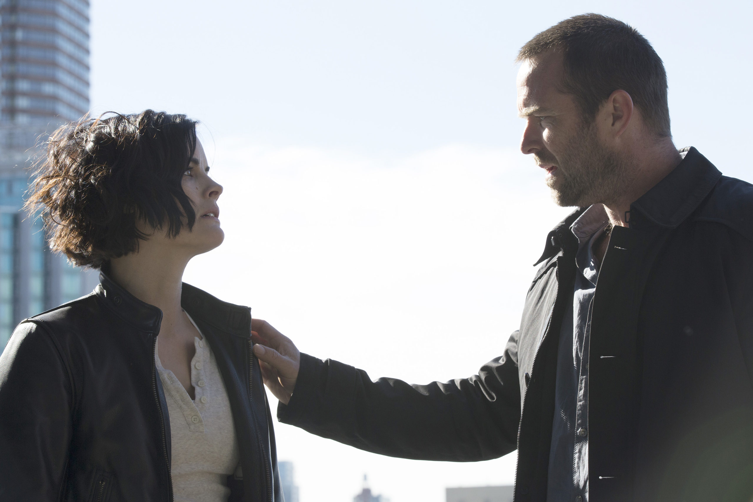 Jaimie Alexander as Jane Doe, Sullivan Stapleton as Kurt Weller in Blindspot - Season 1