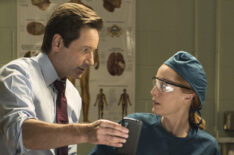The X-Files - David Duchovny and Gillian Anderson in the 'Mulder & Scully Meet the Were-monster'