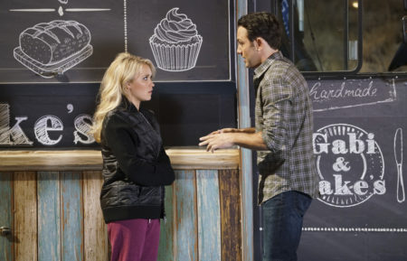 Young & Hungry - Emily Osment, Jonathan Sadowski