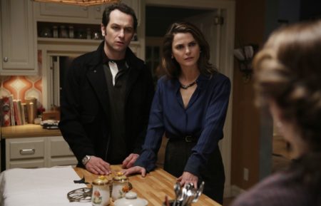 Matthew Rhys as Philip Jennings & Keri Russell as Elizabeth Jennings in The Americans - 'Stingers'