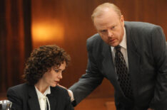 Sarah Paulson as Marcia Clark, Christian Clemenson as Bill Hodgman in American Crime Story OJ Simpson