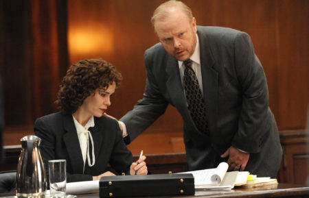 Sarah Paulson as Marcia Clark, Christian Clemenson as Bill Hodgman in American Crime Story OJ Simpson