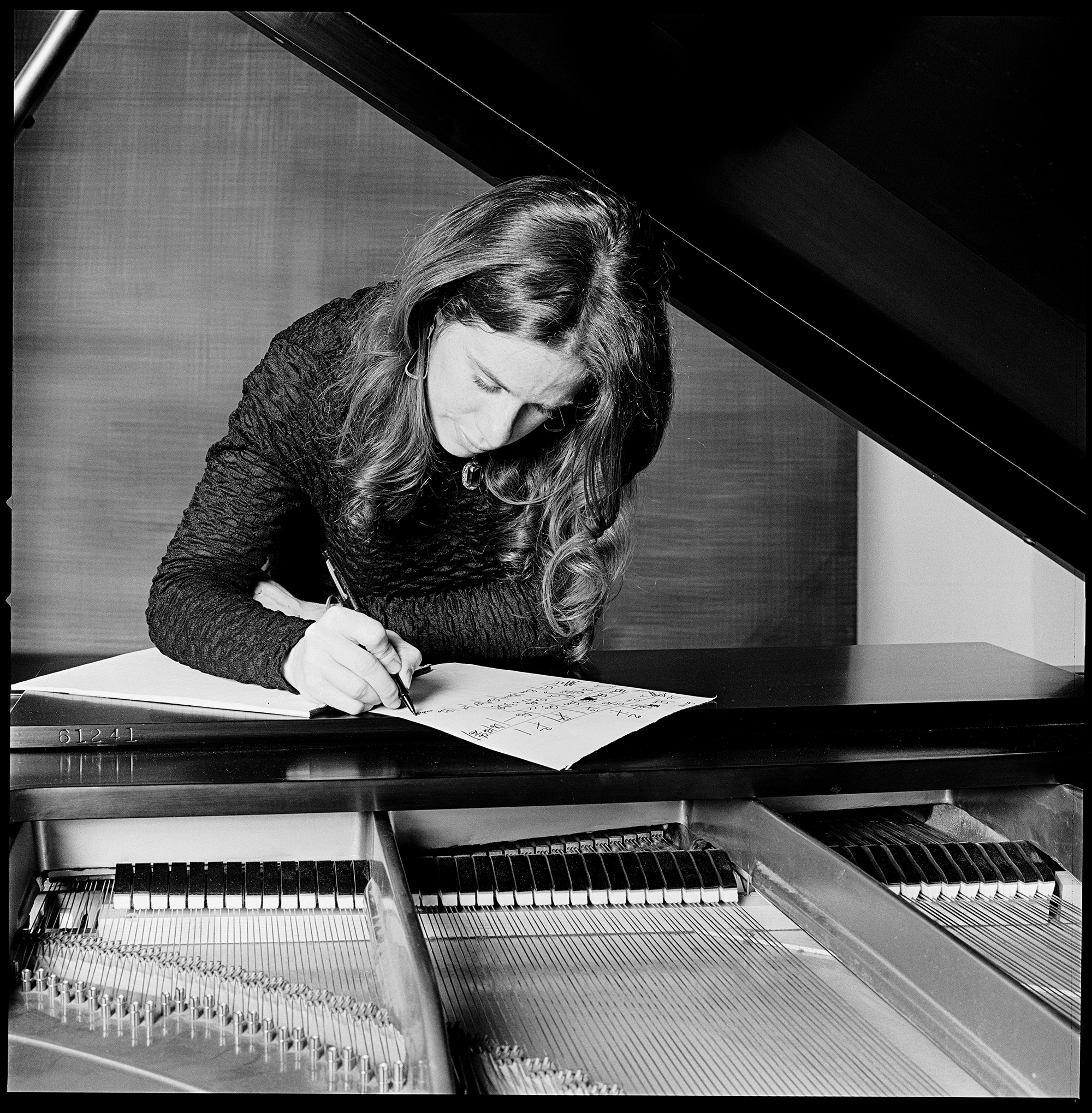 Carole King in A&M photo studio during Cashbox trade magazine cover session, April 1971