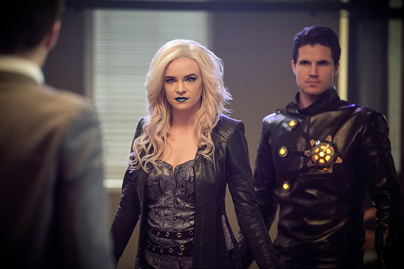 The Flash - Danielle Panabaker as Killer Frost and Robbie Amell as Death Storm - 'Welcome to Earth-2'