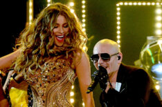 Sofía Vergara & Pitbull at the Grammys