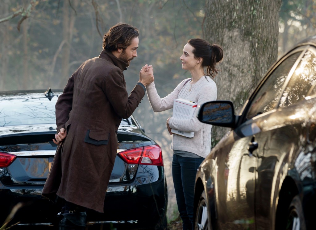 Tom Mison and Maya Kazan in the “Kindred Spirits” episode of SLEEPY HOLLOW airing Friday, Feb. 19 (8:00-9:01 PM ET/PT) on FOX. ©2016 Fox Broadcasting Co. 