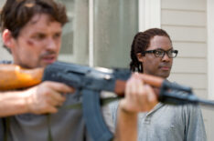 The Walking Dead - Austin Nichols as Spencer Monroe and Corey Hawkins as Heath - Season 6, Episode 8
