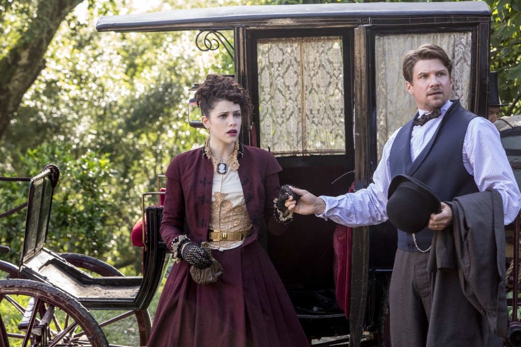 Underground - Jessica De Gouw and Marc Blucas